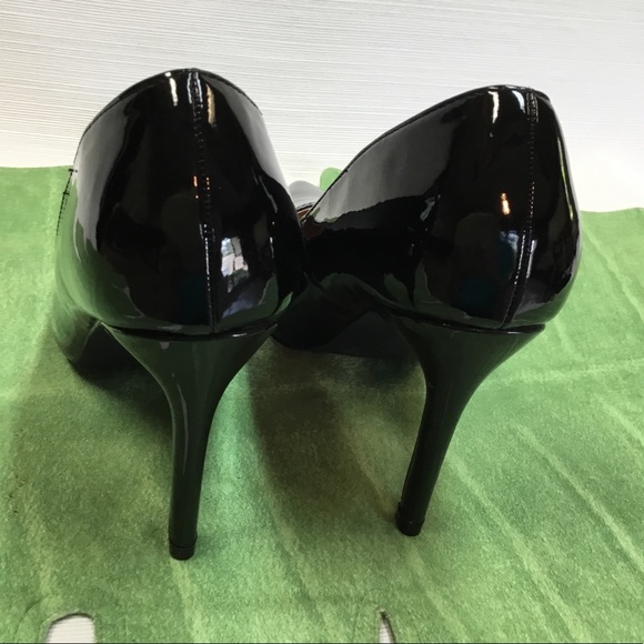 Appears to be New Black Pumps by Dream Pair - Picture 4 of 8